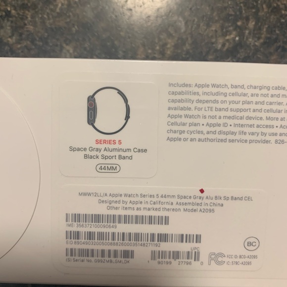 Apple Watch series 5 44mm. Cellular data.